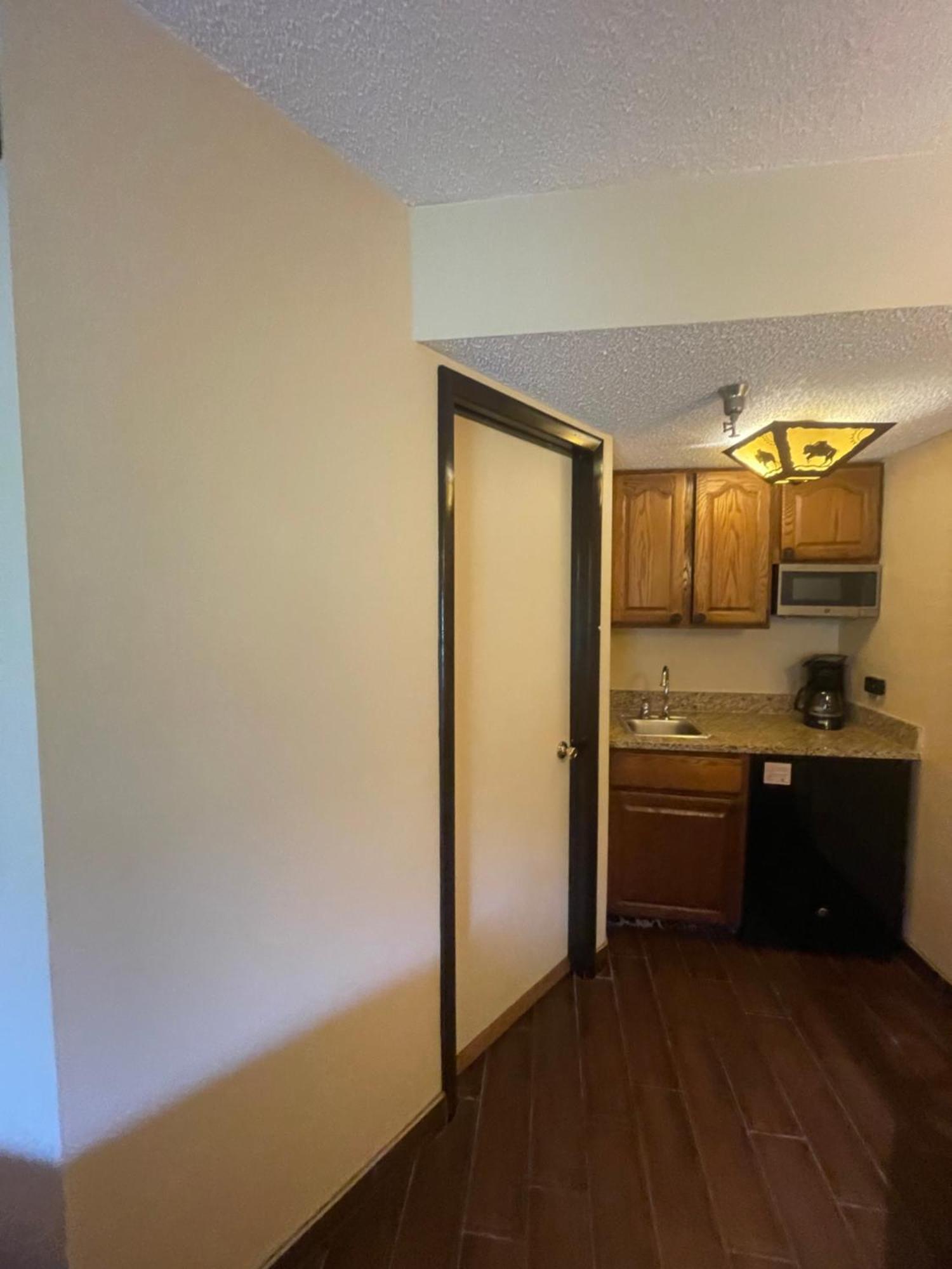 Family Friendly Suite! Arcadegame Inside River Ranch Exterior photo